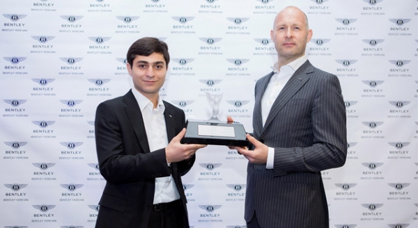 BENTLEY MOTORS-Ը ՀԱՅԱՍՏԱՆՈՒՄ ԲԱՑԵՑ ԻՐ ԱՌԱՋԻՆ ՑՈՒՑԱՍՐԱՀԸ